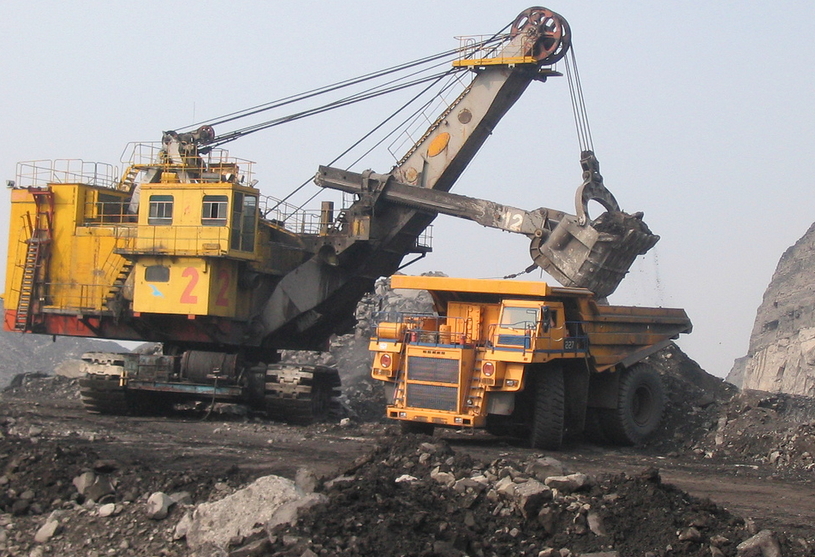 Добыча угля в России, карьер, самосвал